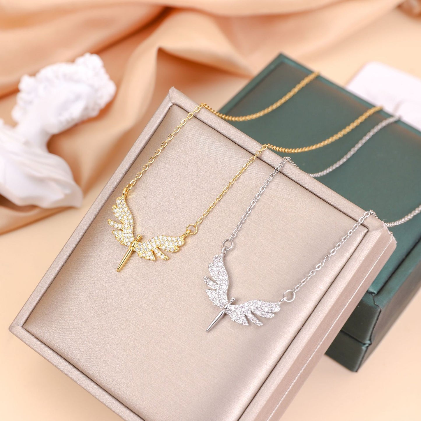 Necklace Men's Angel Wings Personality Design High-end Hip-hop All-match Summer New Accessories Women's Trendy Simple Jewelry